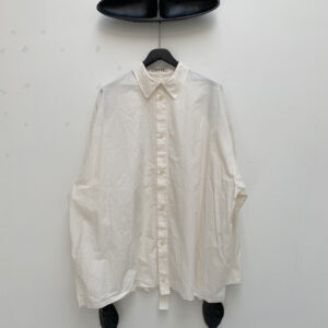 frontside ANTS. oversized MING MING shirt in organic cotton fabric in off white
