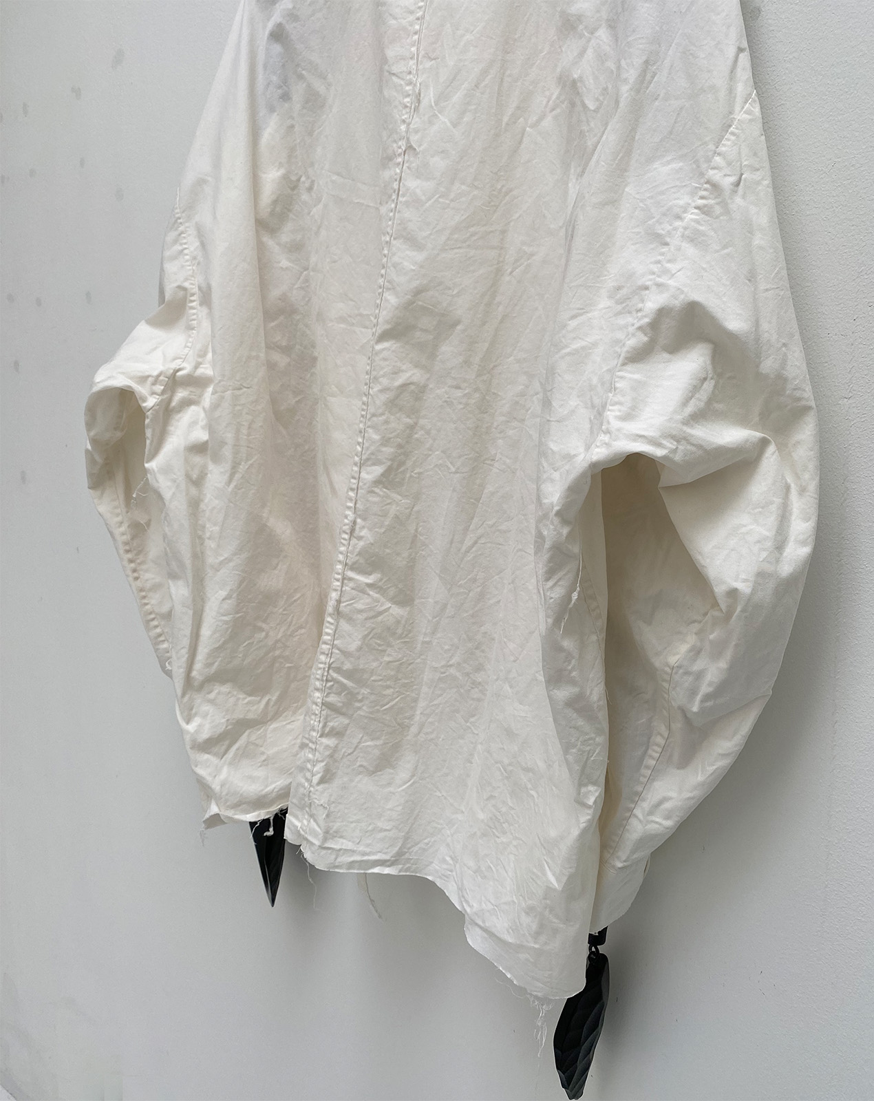 backside ANTS. oversized MING MING shirt in organic cotton fabric in off white
