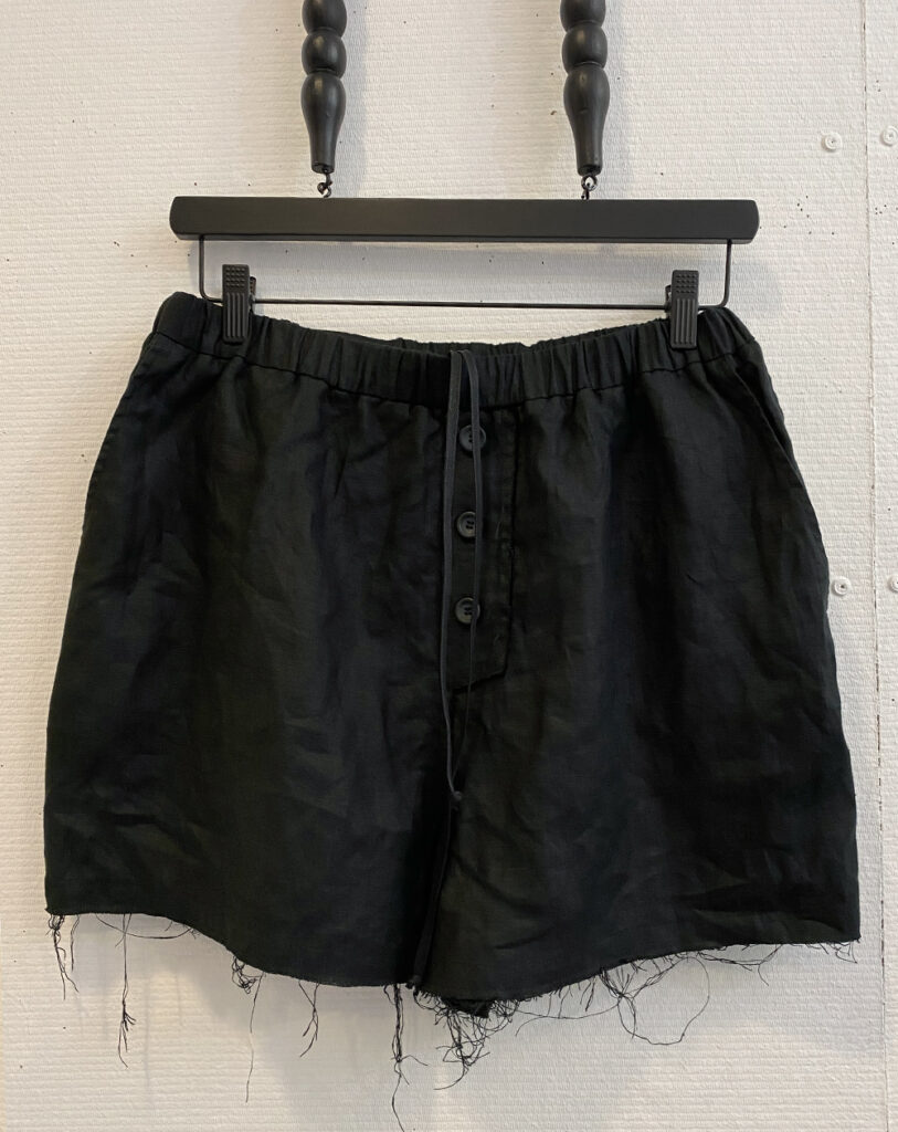 washed linen black shorts with fake button closure