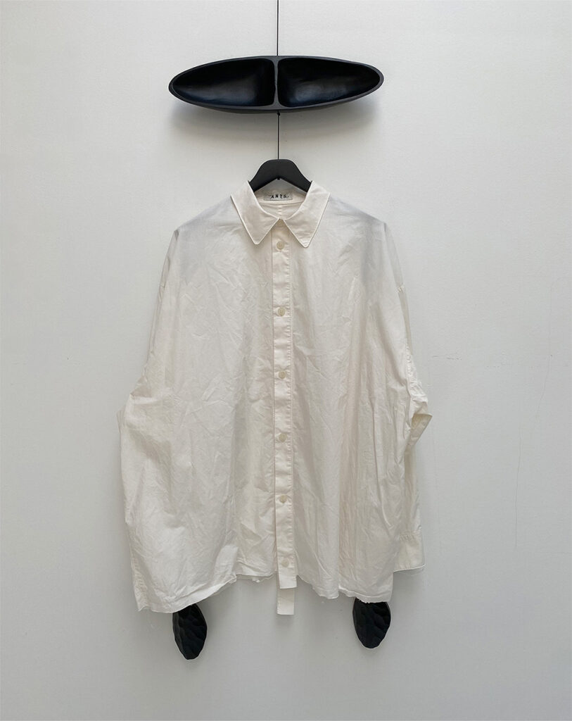 Oversized shirt in off white organic cotton poplin