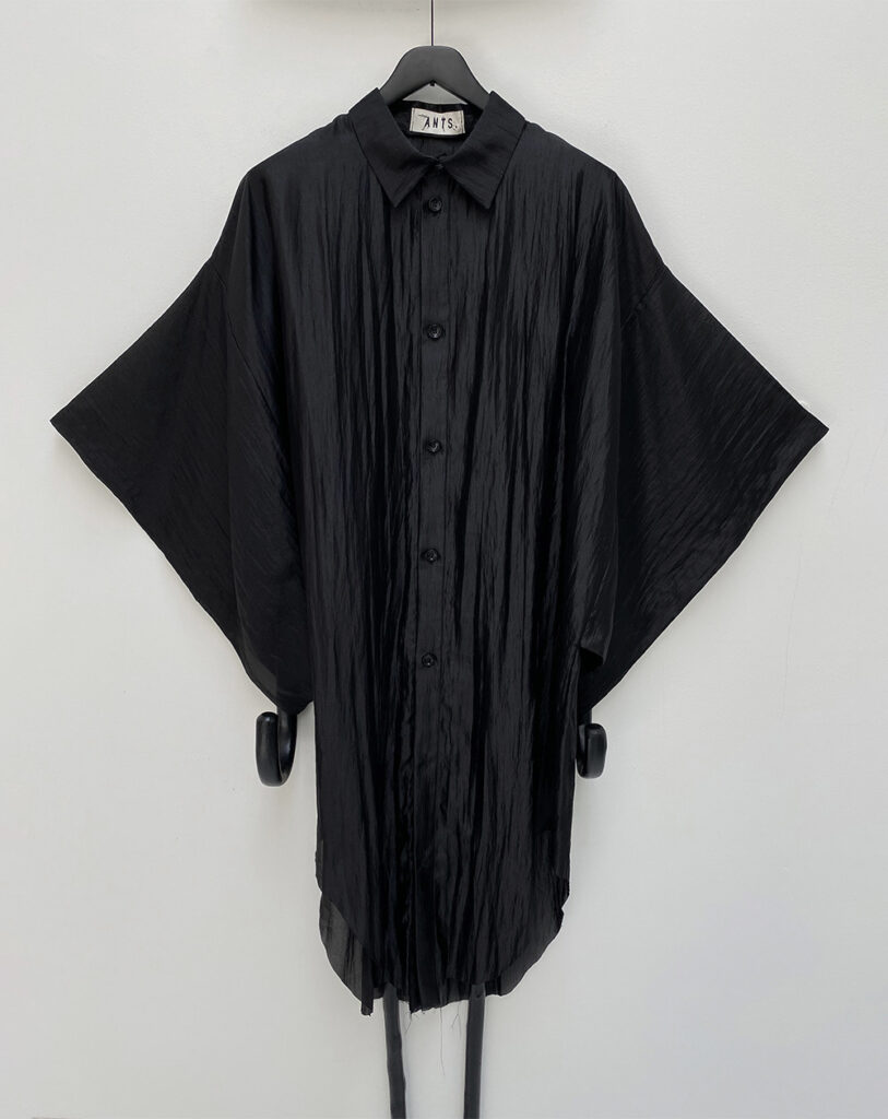 Long oversized shirt with kimono sleeves made in a crunchy, semi-transparant black silk fabric