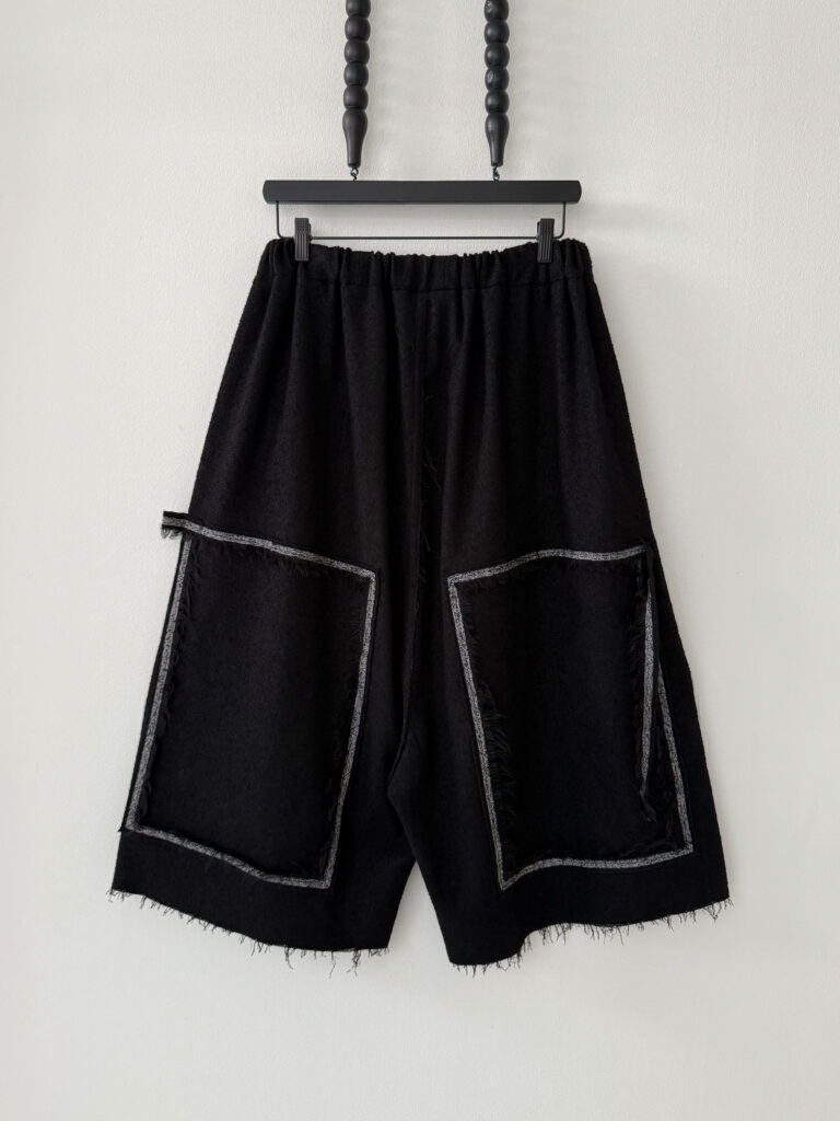 Backside oversized cropped pants with pocket frame made of selvedge